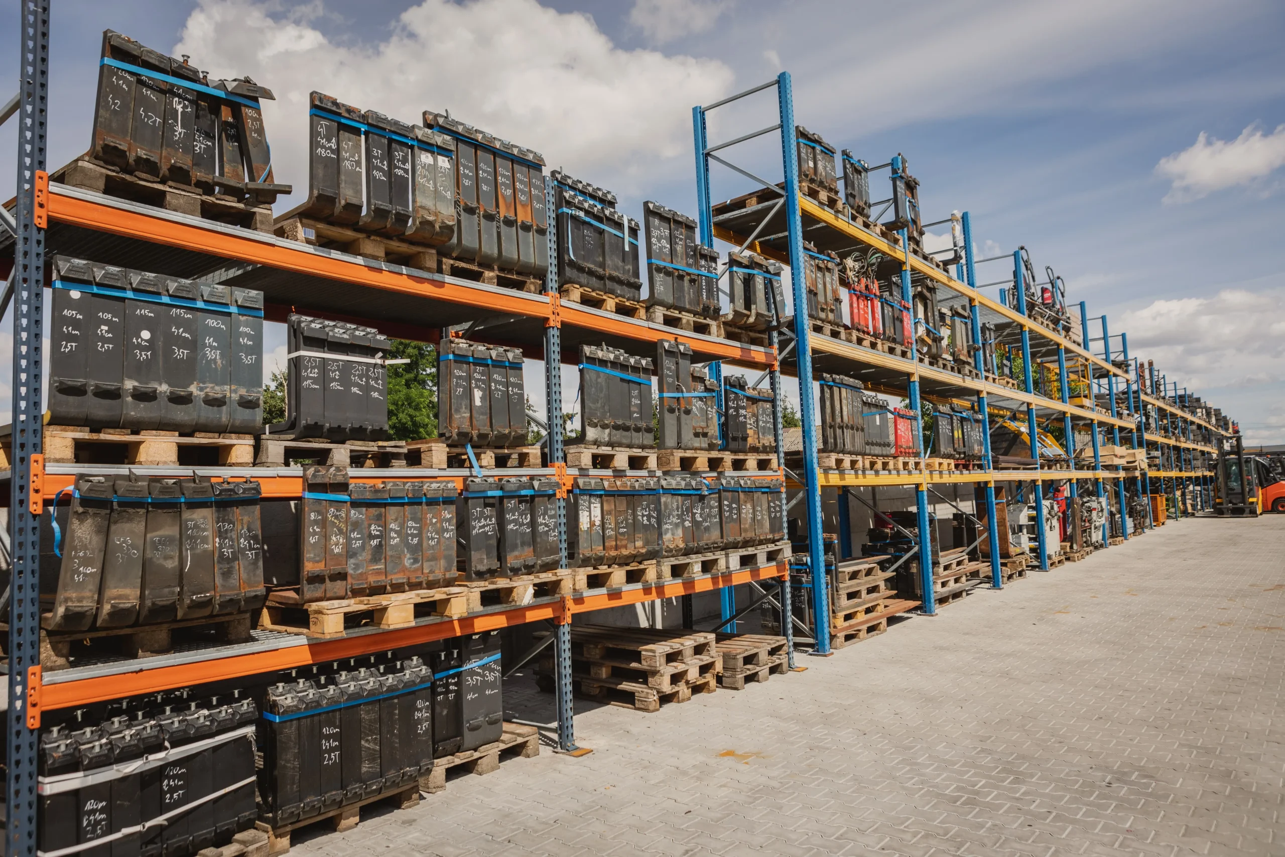 Duży wybór osprzętu do wózków widłowych w Superlift